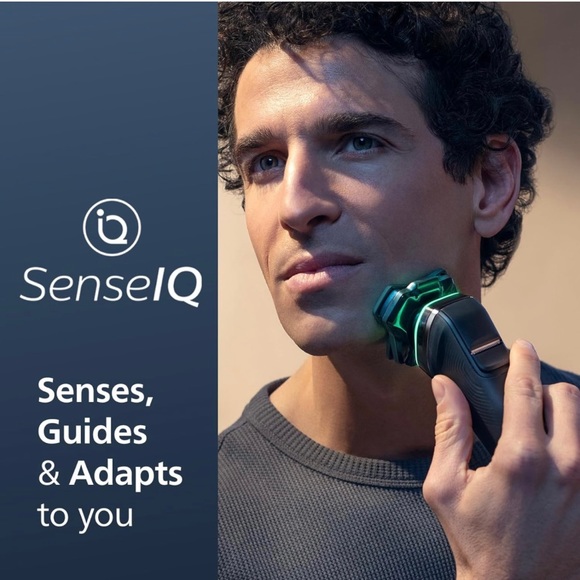 Philips Norelco 9500 Rechargeable Wet & Dry Electric Shaver with Quick Clean - Picture 2 of 8